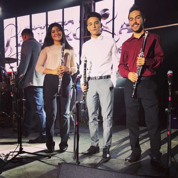 Meet your Posher, Ariana - Picture 5 of 5